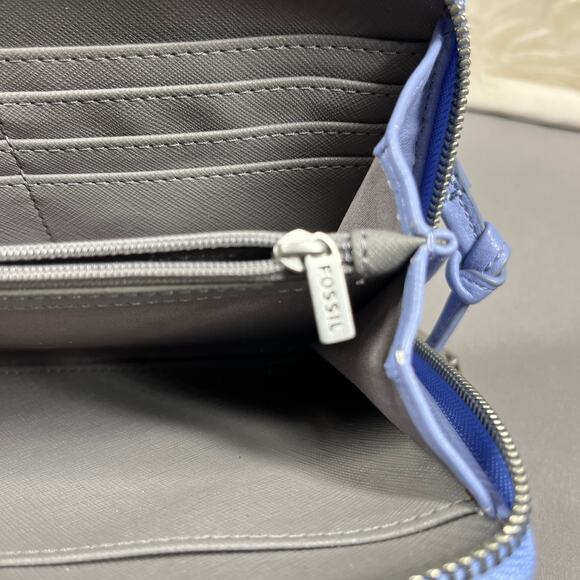 Fossil Faye String Wallet Crossbody Lavender with Removable Crossbody Strap - Picture 10 of 15